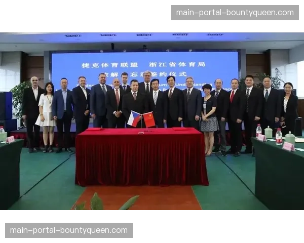 联盟备忘录：下赛季将试点启用第四位裁判，重点监控无球移动犯规