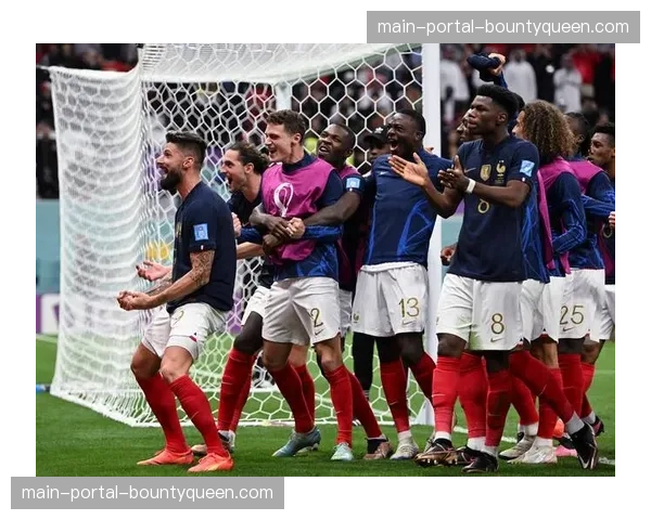 女子草量级世界战：塞拉诺一致判定获胜，刷新女子卫冕纪录